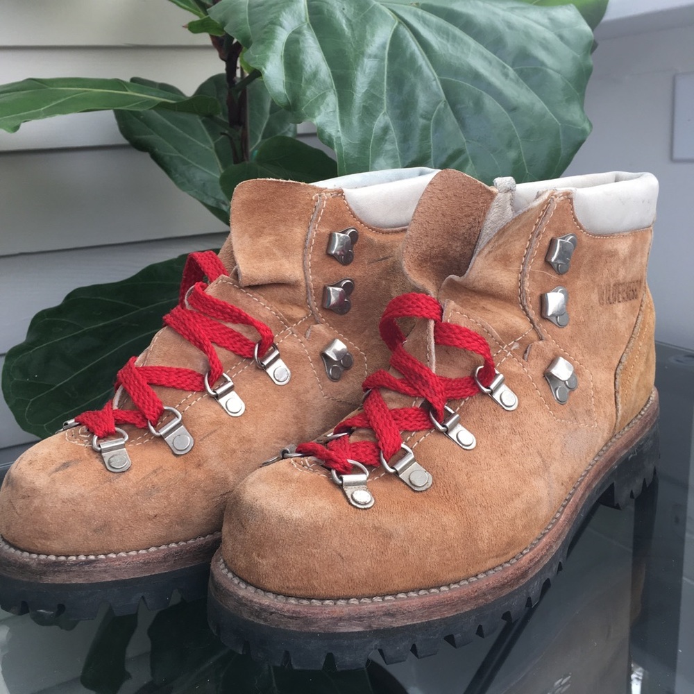 Vintage Wilderness lace-up booties